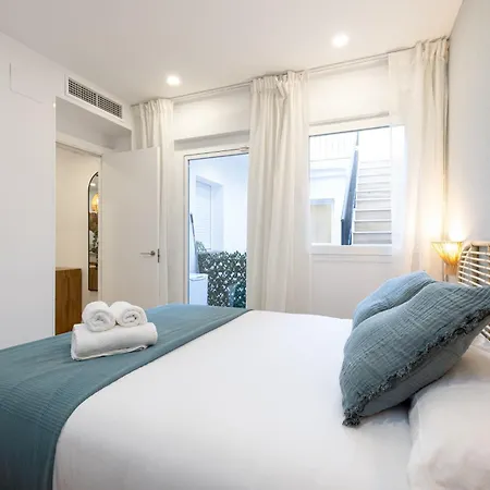 Apartment Bright Renovated -terrace -1bedroom 1bath