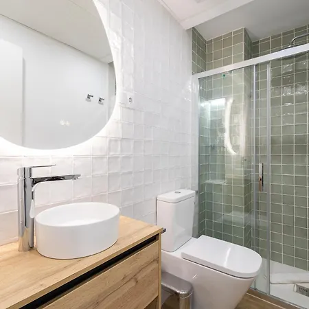 Apartment Bright Renovated -terrace -1bedroom 1bath Malaga