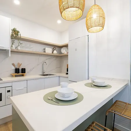 Bright Renovated -terrace -1bedroom 1bath Malaga