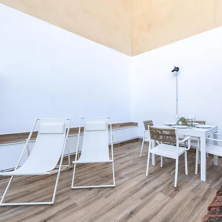 Bright Renovated -terrace -1bedroom 1bath Apartment Malaga